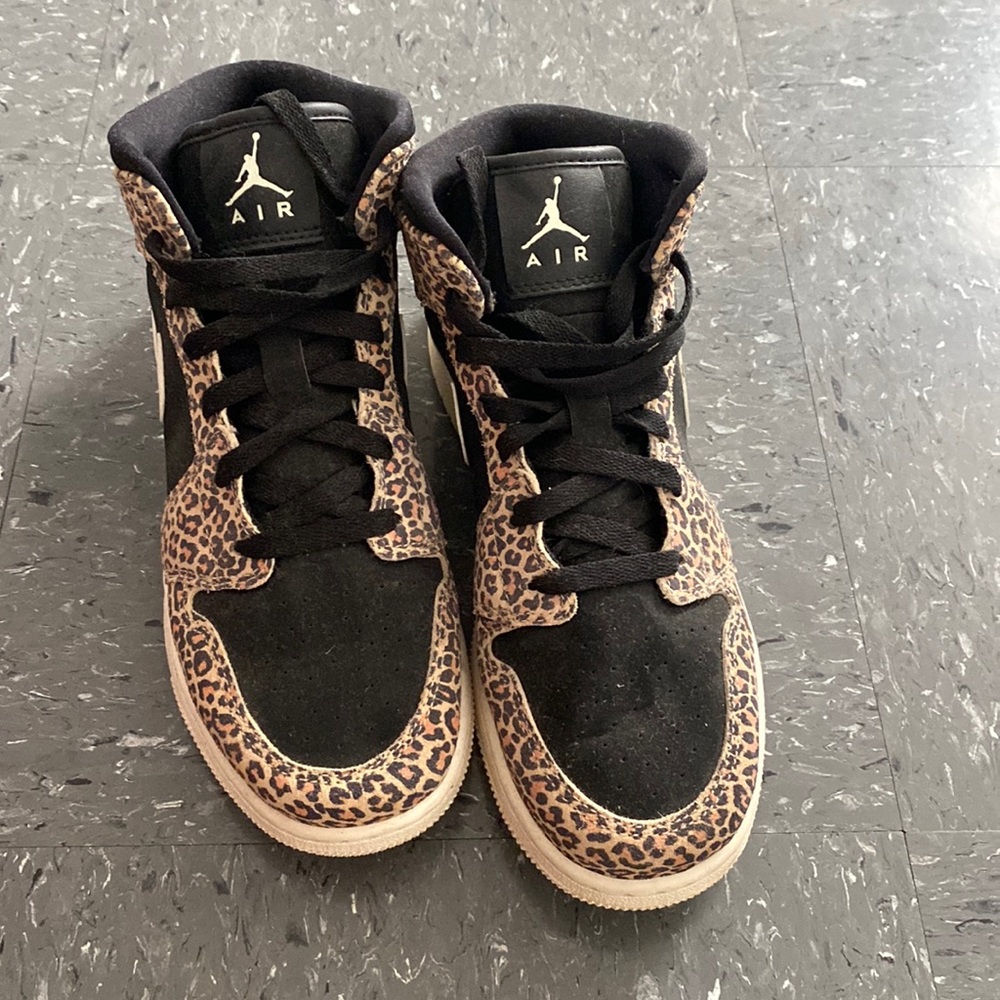 cheetah jordan mid 1’s